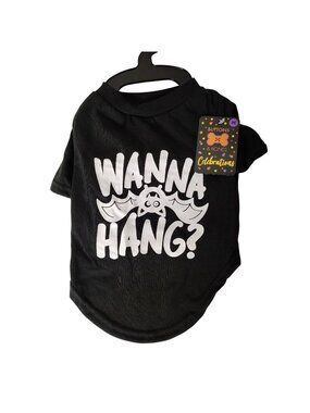 Buttones and Bones Dog Size M "Wanna Hang?" Halloween Design Graphic T-Shirt